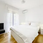 S'akvarel 4 - Private Garage Apartman Split