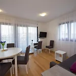 S'akvarel 4 - Private Garage Apartman