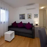 S'akvarel 4 - Private Garage Apartman *
