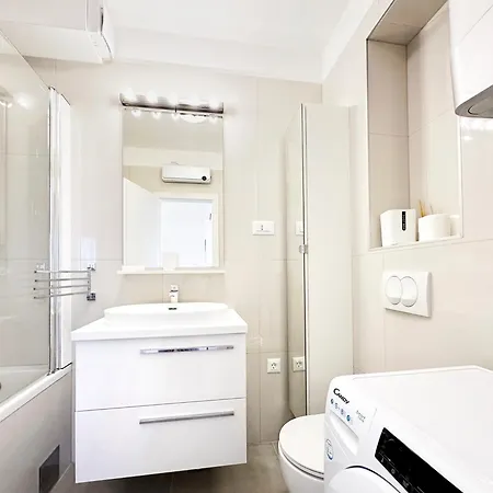 S'akvarel 4 - Private Garage