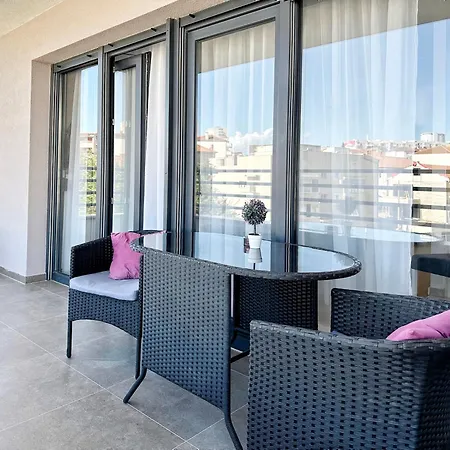 S'akvarel 4 - Private Garage Apartment