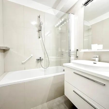 S'akvarel 4 - Private Garage