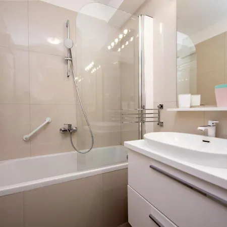 S'akvarel 4 - Private Garage شقة *