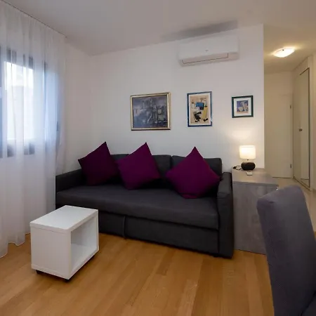 S'akvarel 4 - Private Garage شقة *